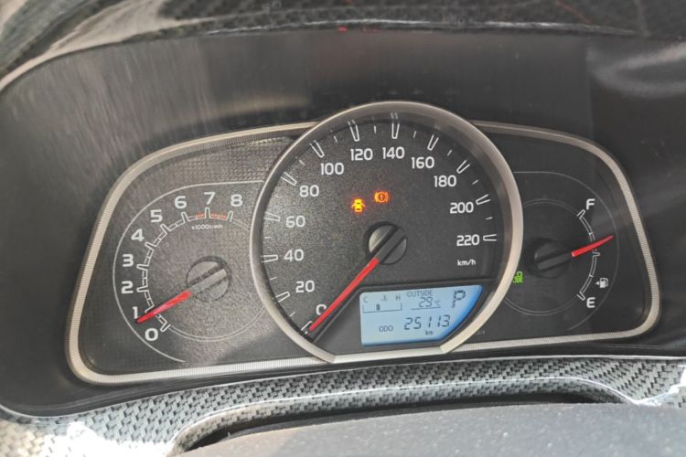 Used Toyota RAV4 2016 2.0L CVT Two-Wheel Drive Fashion Edition China V Standard Instrument Cluster