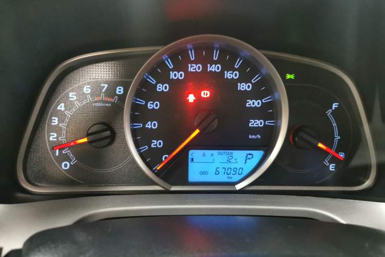 Used Toyota RAV4 2016 2.0L CVT Two-Wheel Drive Fashion Edition China V Standard Instrument Cluster