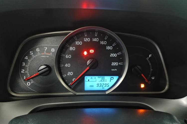 Used Toyota RAV4 2016 2.0L CVT Two-Wheel Drive Fashion Edition China V Standard Instrument Cluster