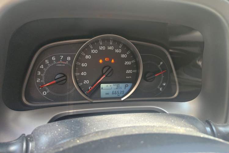 Used Toyota RAV4 2016 2.0L CVT Two-Wheel Drive Fashion Edition China V Standard Instrument Cluster