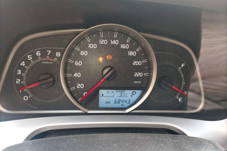 Used Toyota RAV4 2016 2.0L CVT Two-Wheel Drive Urban Edition China V Standard Instrument Cluster
