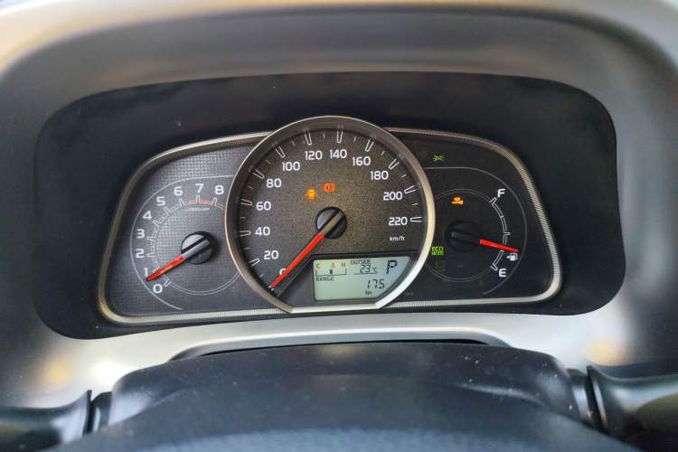 Used Toyota RAV4 2016 2.0L CVT Two-Wheel Drive Fashion Edition China V Standard Instrument Cluster