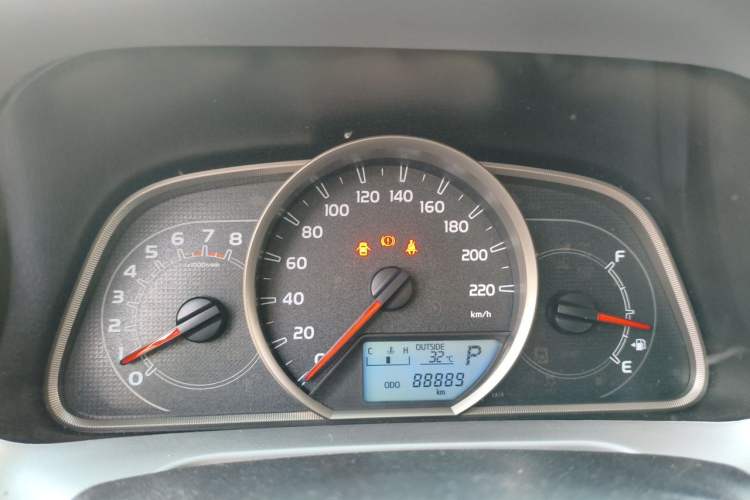 Used Toyota RAV4 2016 2.0L CVT Two-Wheel Drive Fashion Edition China V Standard Instrument Cluster