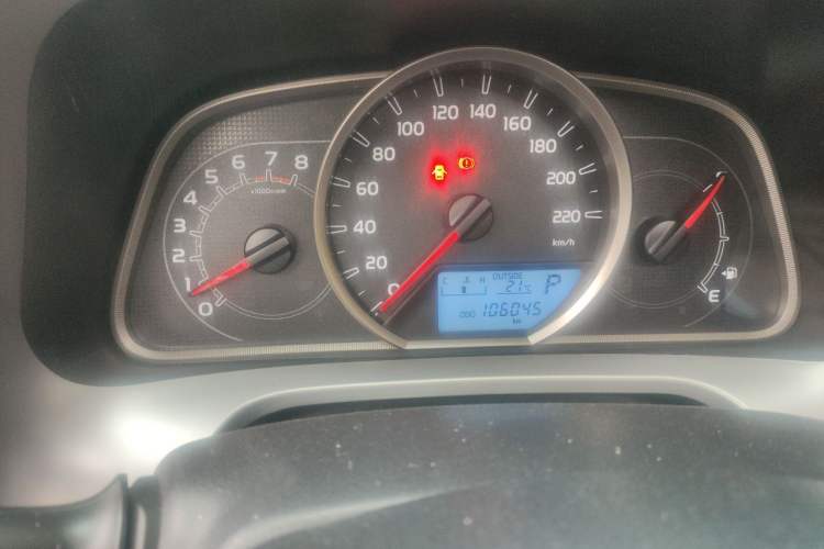 Used Toyota RAV4 2016 2.0L CVT Two-Wheel Drive Fashion Edition China V Standard Instrument Cluster