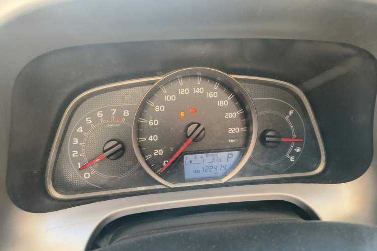 Used Toyota RAV4 2016 2.0L CVT Two-Wheel Drive Fashion Edition China V Standard Instrument Cluster