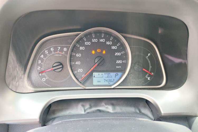 Used Toyota RAV4 2016 2.0L CVT Two-Wheel Drive Fashion Edition China V Standard Instrument Cluster