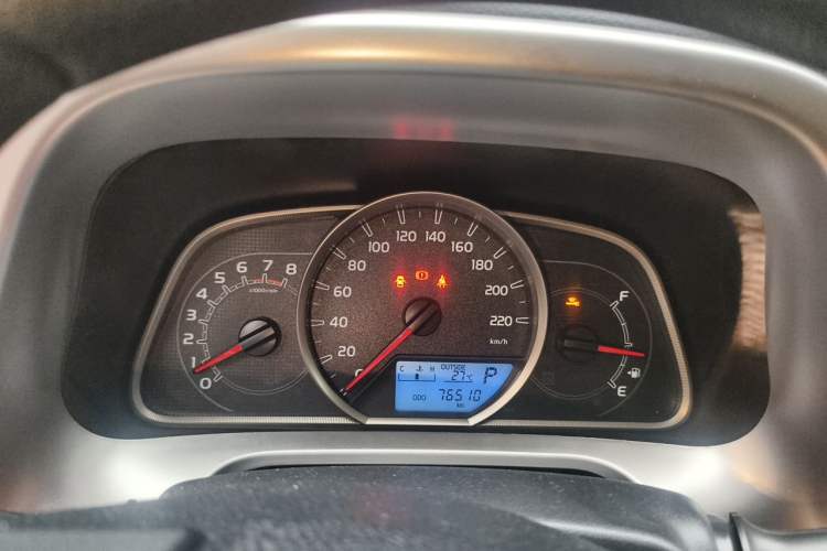 Used Toyota RAV4 2016 2.0L CVT Two-Wheel Drive Fashion Edition China V Standard Instrument Cluster