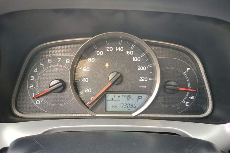 Used Toyota RAV4 2016 2.0L CVT Two-Wheel Drive Fashion Edition China V Standard Instrument Cluster