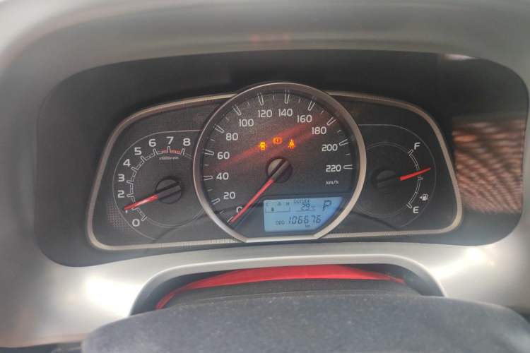 Used Toyota RAV4 2016 2.0L CVT Two-Wheel Drive Fashion Edition China V Standard Instrument Cluster