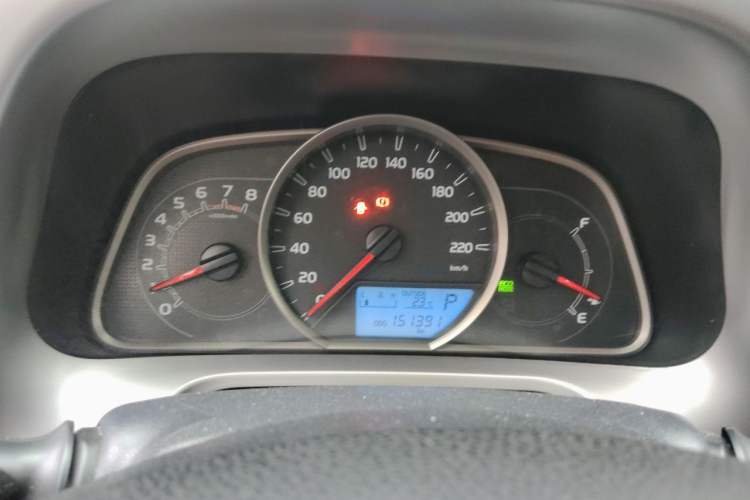 Used Toyota RAV4 2016 2.0L CVT Two-Wheel Drive Fashion Edition China V Standard Instrument Cluster