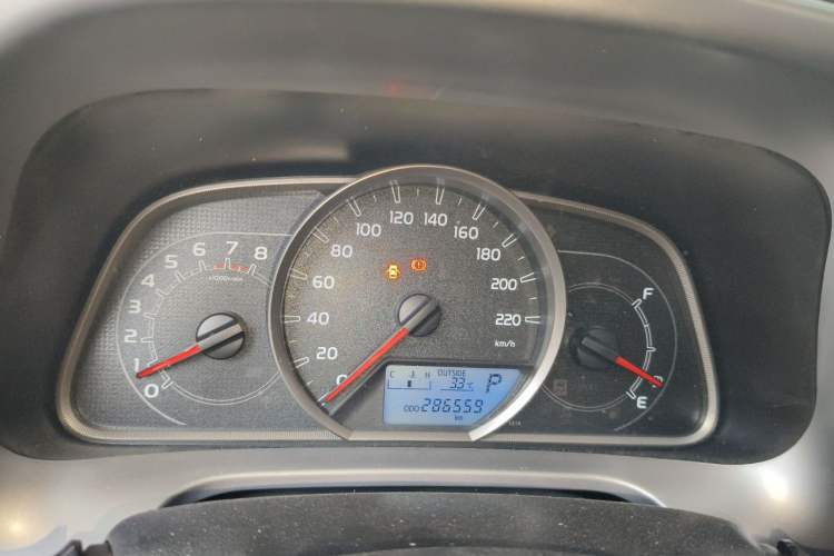 Used Toyota RAV4 2016 2.0L CVT Two-Wheel Drive Fashion Edition China V Standard Instrument Cluster