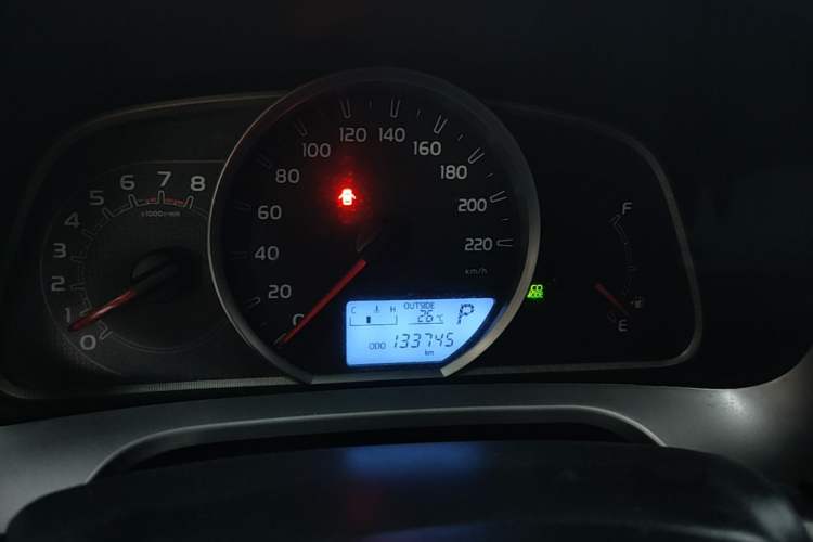 Used Toyota RAV4 2016 2.0L CVT Two-Wheel Drive Fashion Edition China V Standard Instrument Cluster