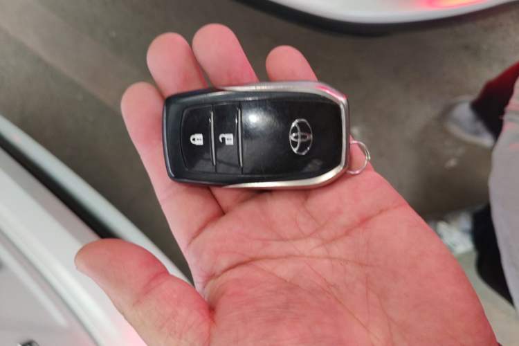 Used Toyota RAV4 2016 2.0L CVT Two-Wheel Drive Fashion Edition China V Standard Interior 1
