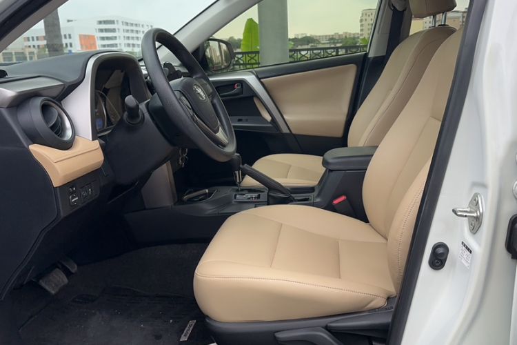 Used Toyota RAV4 2016 2.0L CVT Two-Wheel Drive Urban Edition China V Standard Interior 1