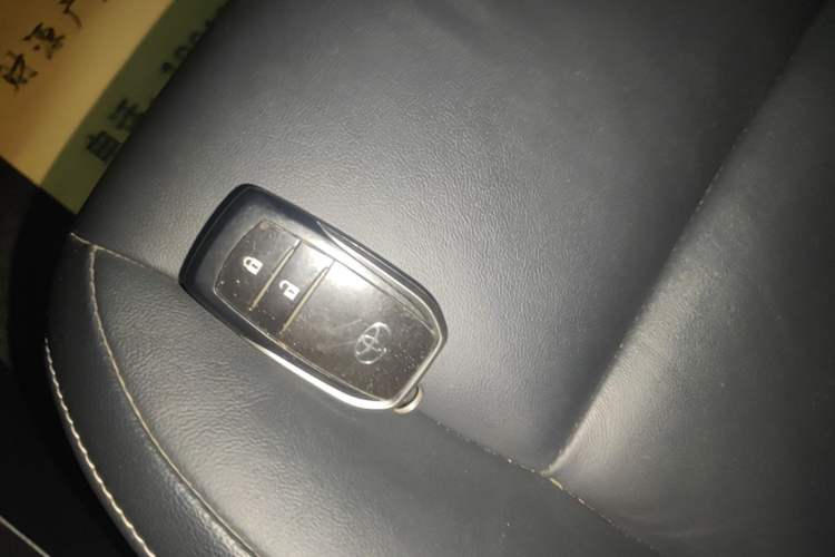 Used Toyota RAV4 2016 2.0L CVT Two-Wheel Drive Smart Edition China V Standard Interior 1
