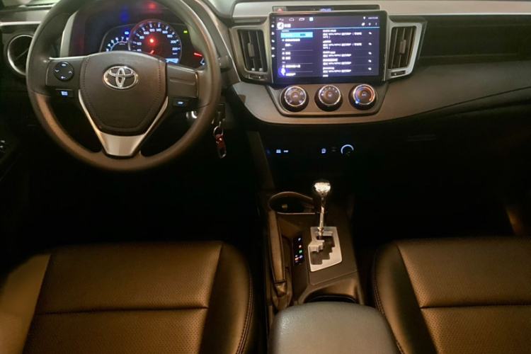 Used Toyota RAV4 2016 2.0L CVT Two-Wheel Drive Urban Edition China V Standard Interior 1
