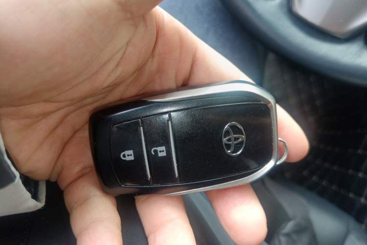 Used Toyota RAV4 2016 2.5L Automatic 4x4 Elite Edition Interior 1