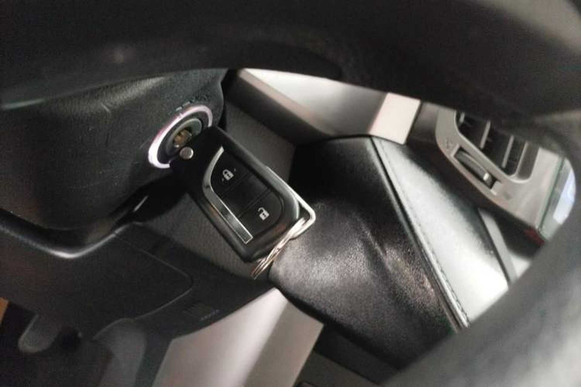Used Toyota RAV4 2016 2.0L CVT Two-Wheel Drive Urban Edition China V Standard Interior 1