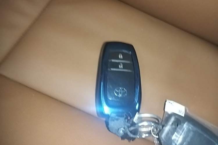 Used Toyota RAV4 2016 2.0L CVT Two-Wheel Drive Smart Edition China V Standard Interior 1