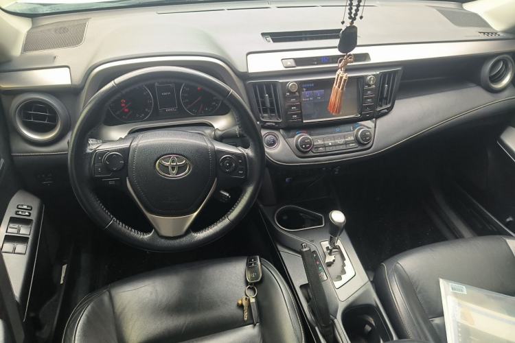Used Toyota RAV4 2016 2.0L CVT Two-Wheel Drive Smart Edition China V Standard Interior 2