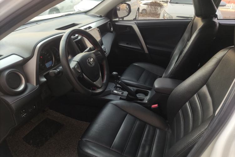 Used Toyota RAV4 2016 2.0L CVT Two-Wheel Drive Urban Edition China V Standard Interior 2