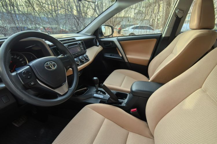 Used Toyota RAV4 2016 2.0L CVT Two-Wheel Drive Urban Edition China V Standard Interior 2