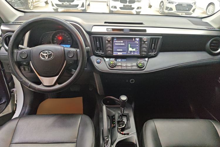 Used Toyota RAV4 2016 2.0L CVT Two-Wheel Drive Fashion Edition China V Standard Interior 2