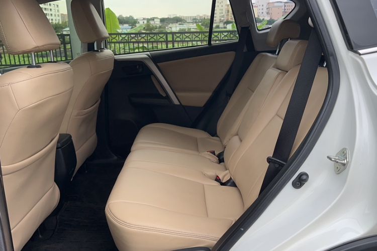 Used Toyota RAV4 2016 2.0L CVT Two-Wheel Drive Urban Edition China V Standard Interior 2