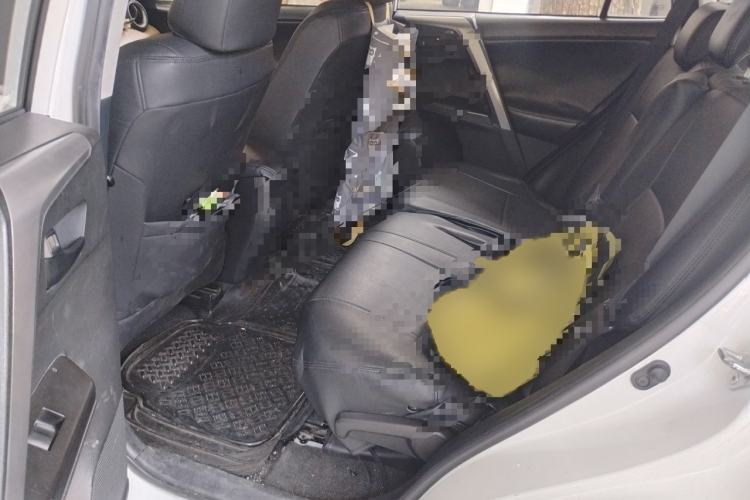 Used Toyota RAV4 2016 2.0L CVT Two-Wheel Drive Urban Edition China V Standard Interior 4