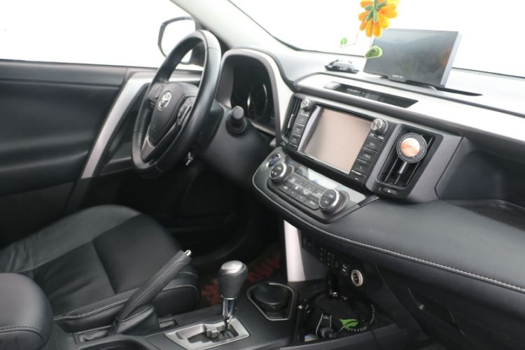 Used Toyota RAV4 2016 2.0L CVT Two-Wheel Drive Smart Edition China V Standard Interior 6