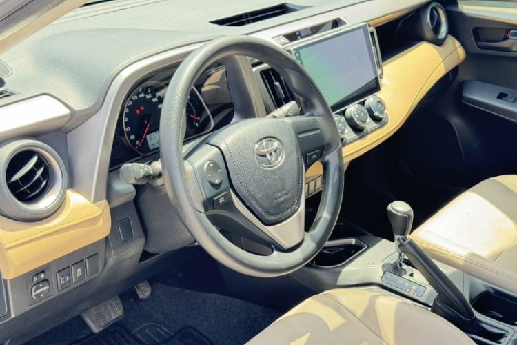 Used Toyota RAV4 2016 2.0L CVT Two-Wheel Drive Urban Edition China V Standard Interior 9