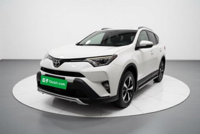 Toyota RAV4 2016 2.0L CVT Two-Wheel Drive Smart Edition China V Standard с пробегом