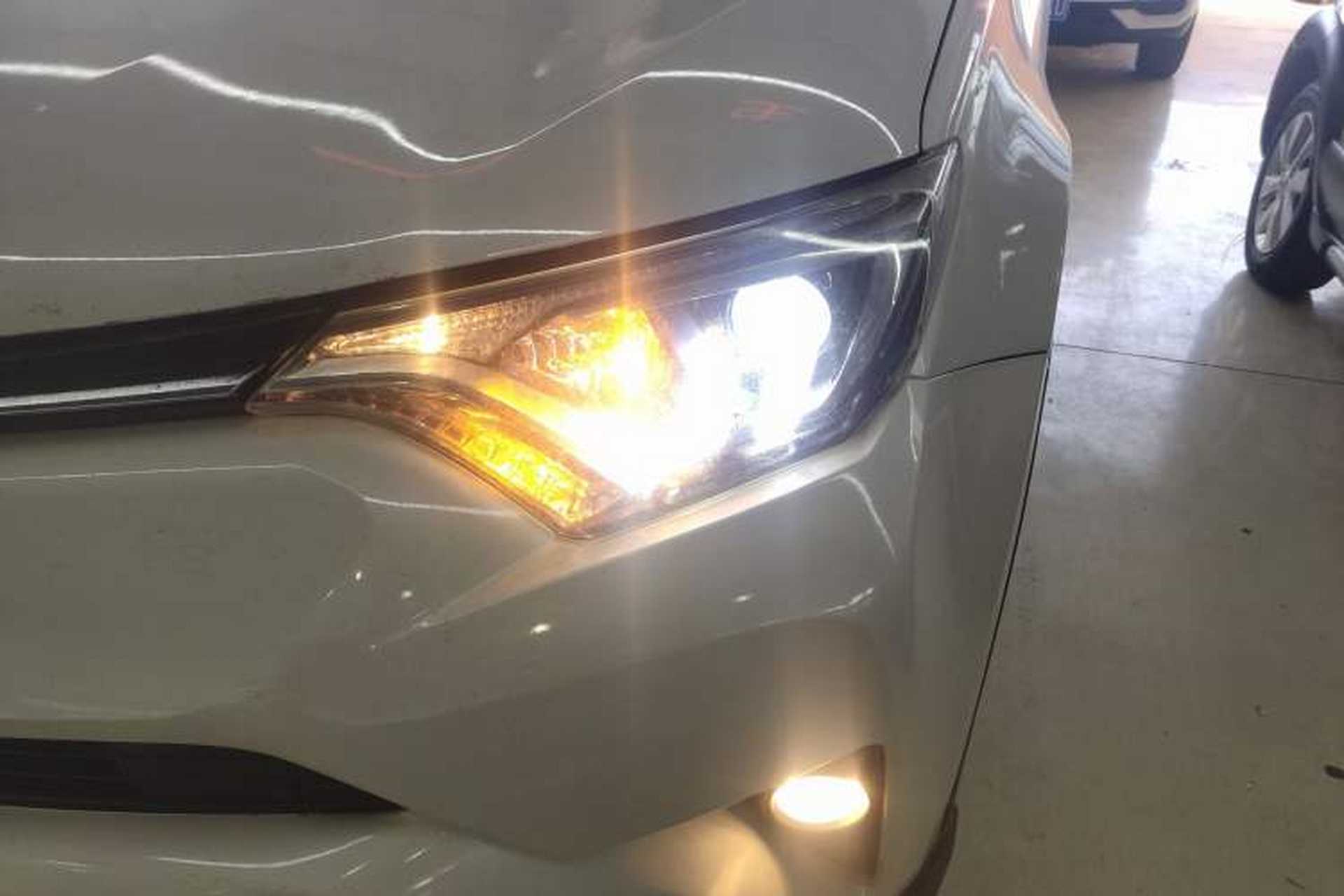 Used Toyota RAV4 2016 2.0L CVT Two-Wheel Drive Comfort Edition China V Standard Left Front Headlight