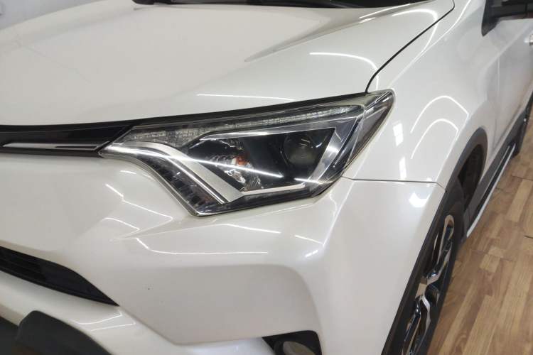 Used Toyota RAV4 2016 2.0L CVT Two-Wheel Drive Comfort Edition China V Standard Left Front Headlight