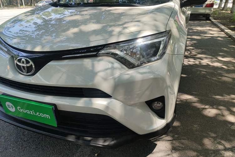 Used Toyota RAV4 2016 2.0L CVT Two-Wheel Drive Urban Edition China V Standard Left Front Headlight