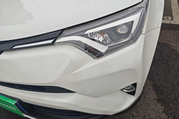 Used Toyota RAV4 2016 2.0L CVT Two-Wheel Drive Smart Edition China V Standard Left Front Headlight