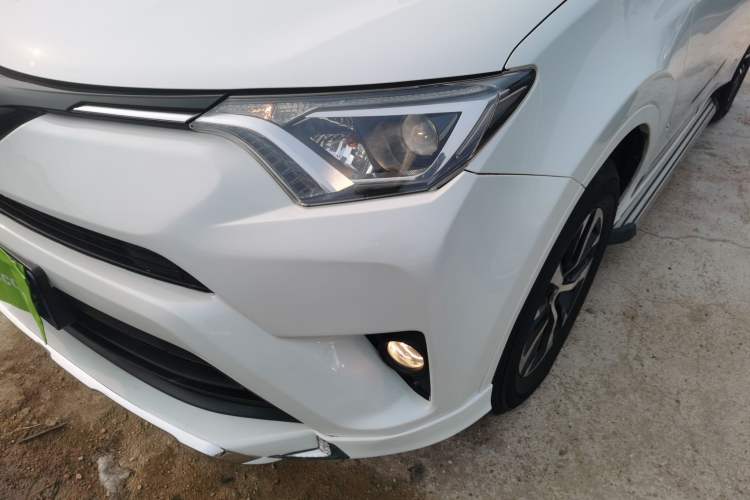 Used Toyota RAV4 2016 2.0L CVT Two-Wheel Drive Comfort Edition China V Standard Left Front Headlight
