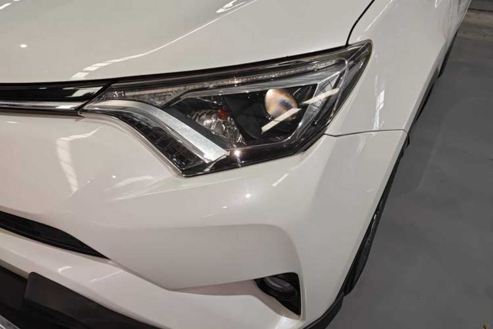 Used Toyota RAV4 2016 2.0L CVT Two-Wheel Drive Fashion Edition China V Standard Left Front Headlight