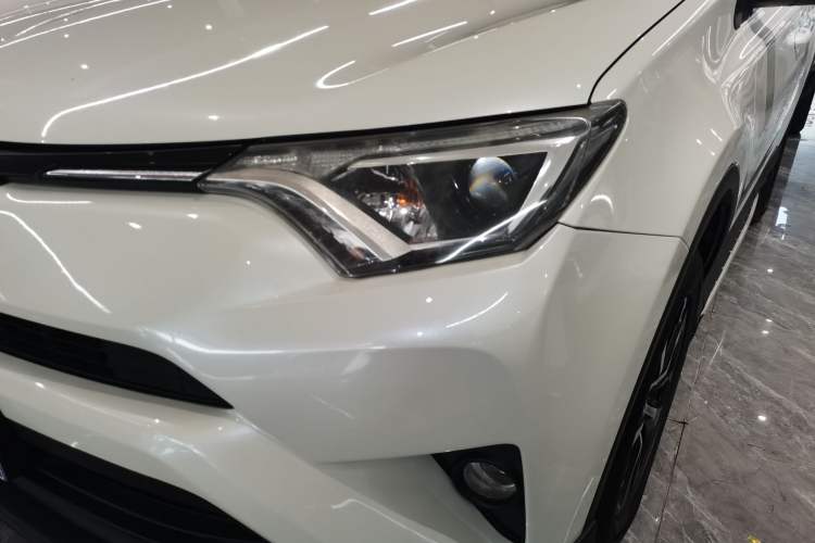 Used Toyota RAV4 2016 2.0L CVT Two-Wheel Drive Urban Edition China V Standard Left Front Headlight