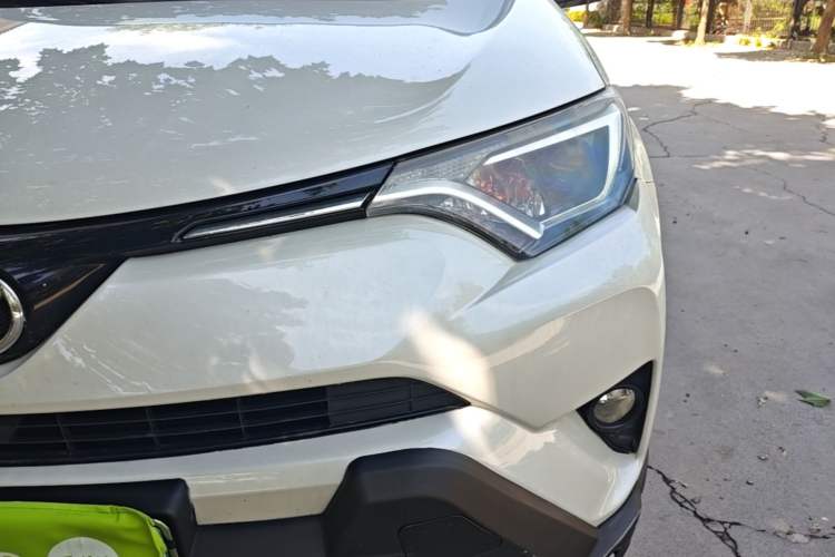 Used Toyota RAV4 2016 2.0L CVT Two-Wheel Drive Comfort Edition China V Standard Left Front Headlight