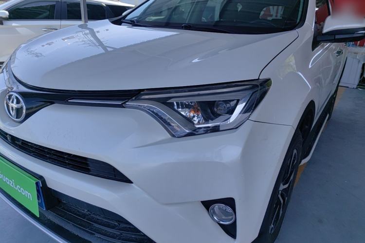 Used Toyota RAV4 2016 2.0L CVT Two-Wheel Drive Smart Edition China V Standard Left Front Headlight
