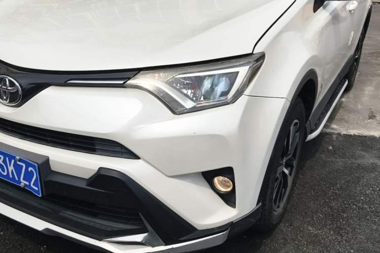 Used Toyota RAV4 2016 2.0L CVT Two-Wheel Drive Urban Edition China V Standard Left Front Headlight