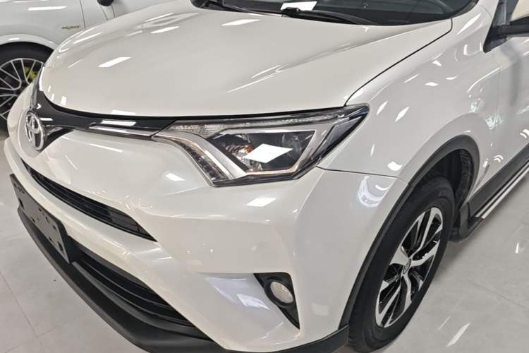 Used Toyota RAV4 2016 2.0L CVT Two-Wheel Drive Fashion Edition China V Standard Left Front Headlight