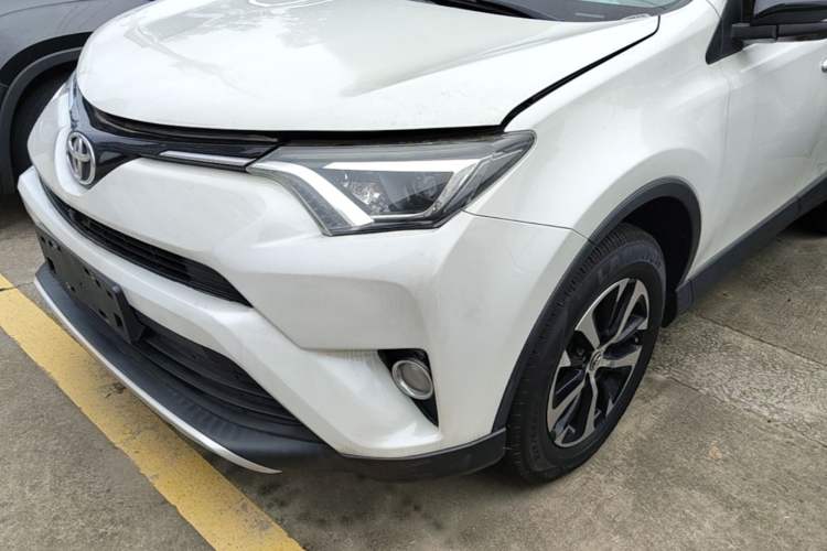Used Toyota RAV4 2016 2.0L CVT Two-Wheel Drive Smart Edition China V Standard Left Front Headlight