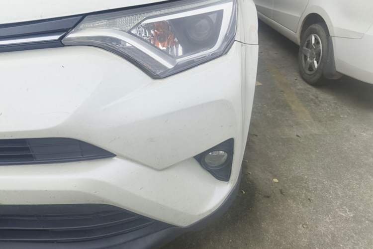 Used Toyota RAV4 2016 2.0L CVT Two-Wheel Drive Urban Edition China V Standard Left Front Headlight