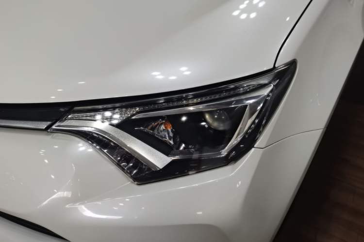 Used Toyota RAV4 2016 2.0L CVT Two-Wheel Drive Urban Edition China V Standard Left Front Headlight