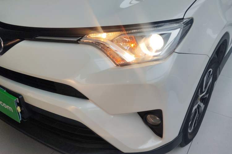 Used Toyota RAV4 2016 2.0L CVT Two-Wheel Drive Urban Edition China V Standard Left Front Headlight
