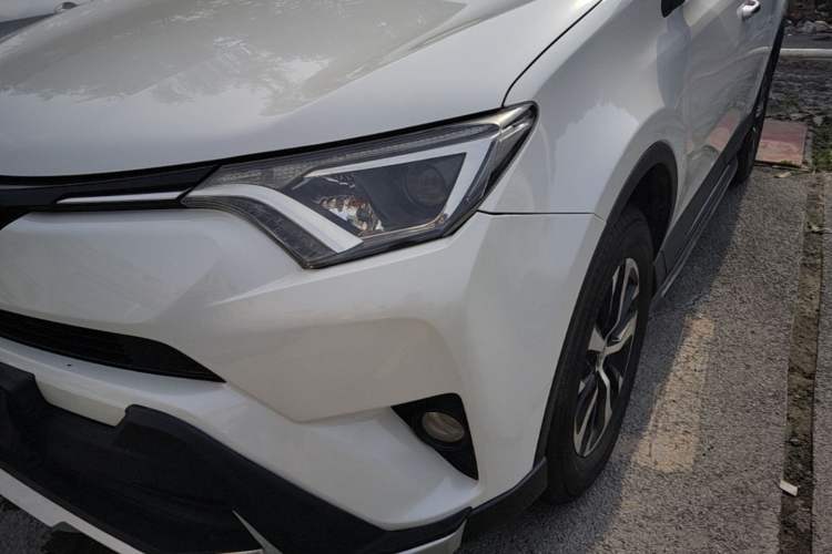 Used Toyota RAV4 2016 2.0L CVT Two-Wheel Drive Fashion Edition China V Standard Left Front Headlight