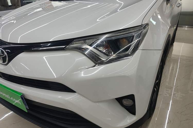 Used Toyota RAV4 2016 2.0L CVT Two-Wheel Drive Fashion Edition China V Standard Left Front Headlight