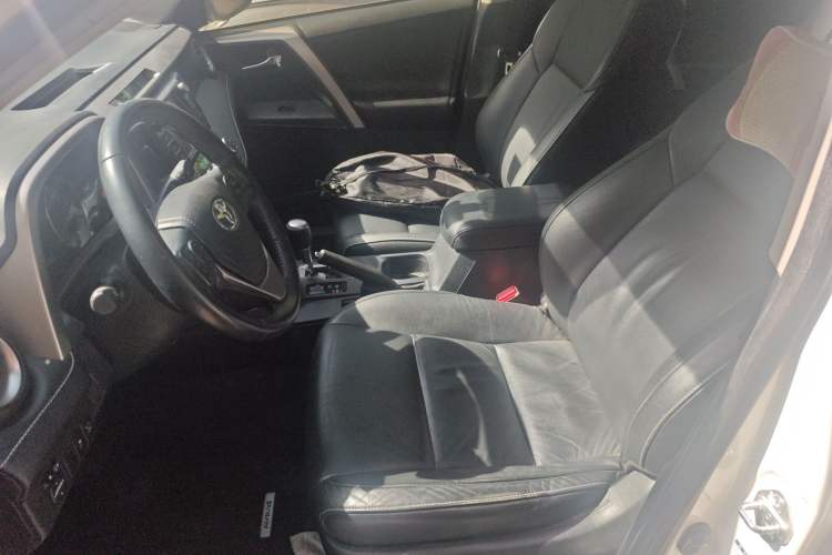 Used Toyota RAV4 2016 2.0L CVT Two-Wheel Drive Smart Edition China V Standard Left Front Seat